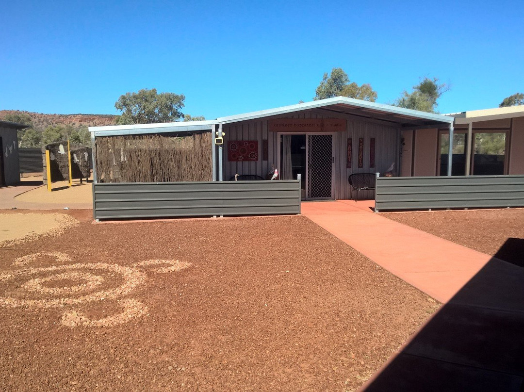 Kathleen Buzzacott Art Studio-爱丽斯泉必去景点