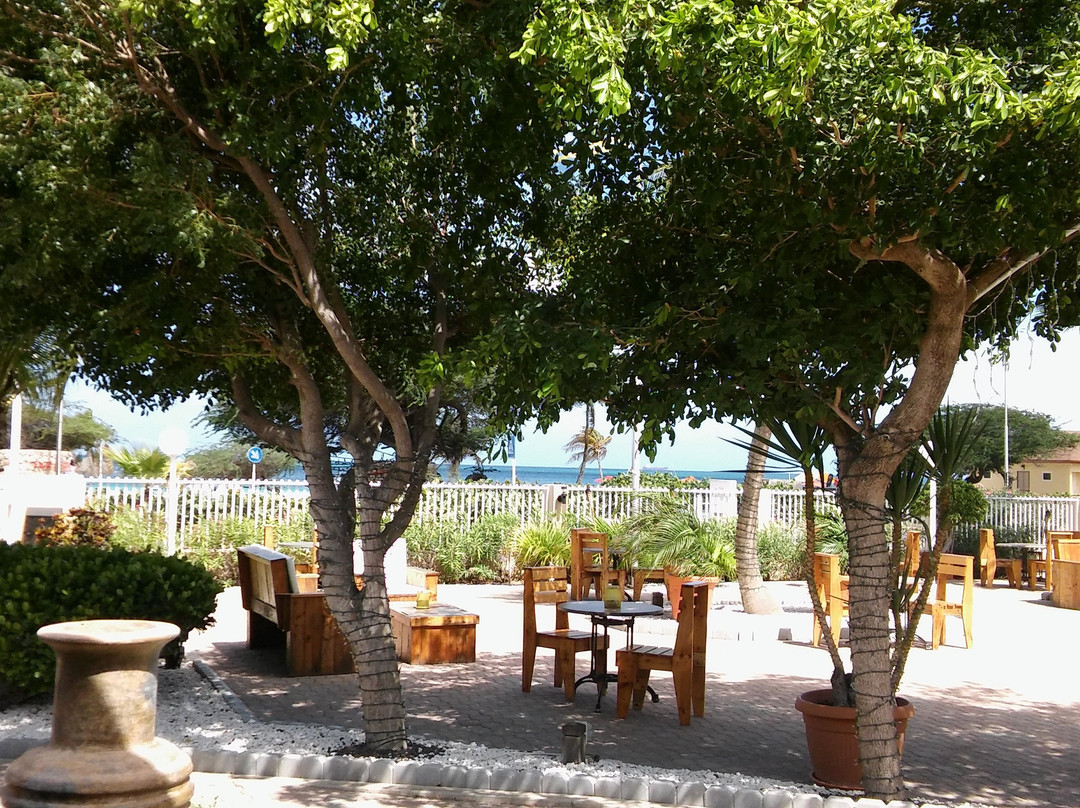 MVC鹰湾酒店主图