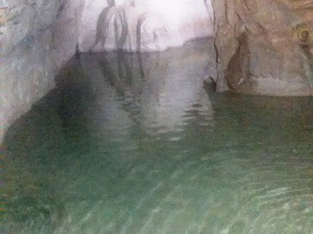 Moses Cave景点图片
