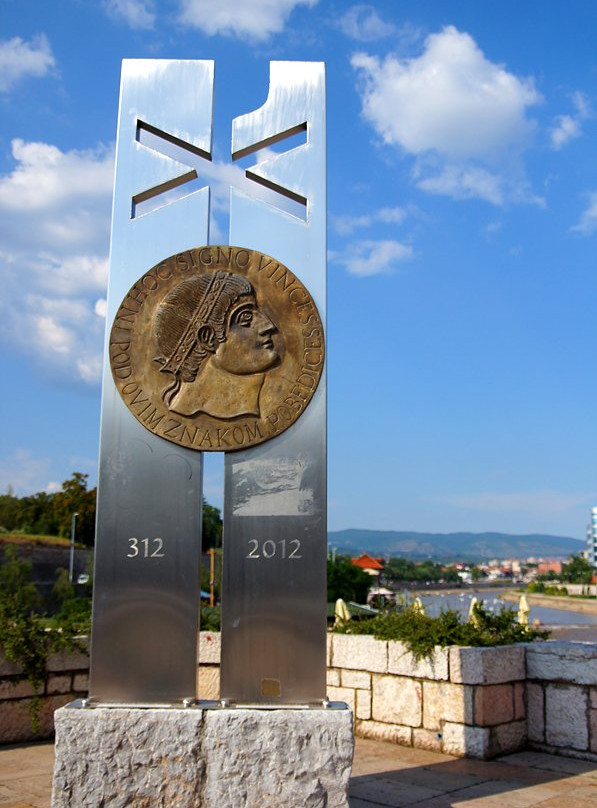 Christogram Monument-Nis必去景点