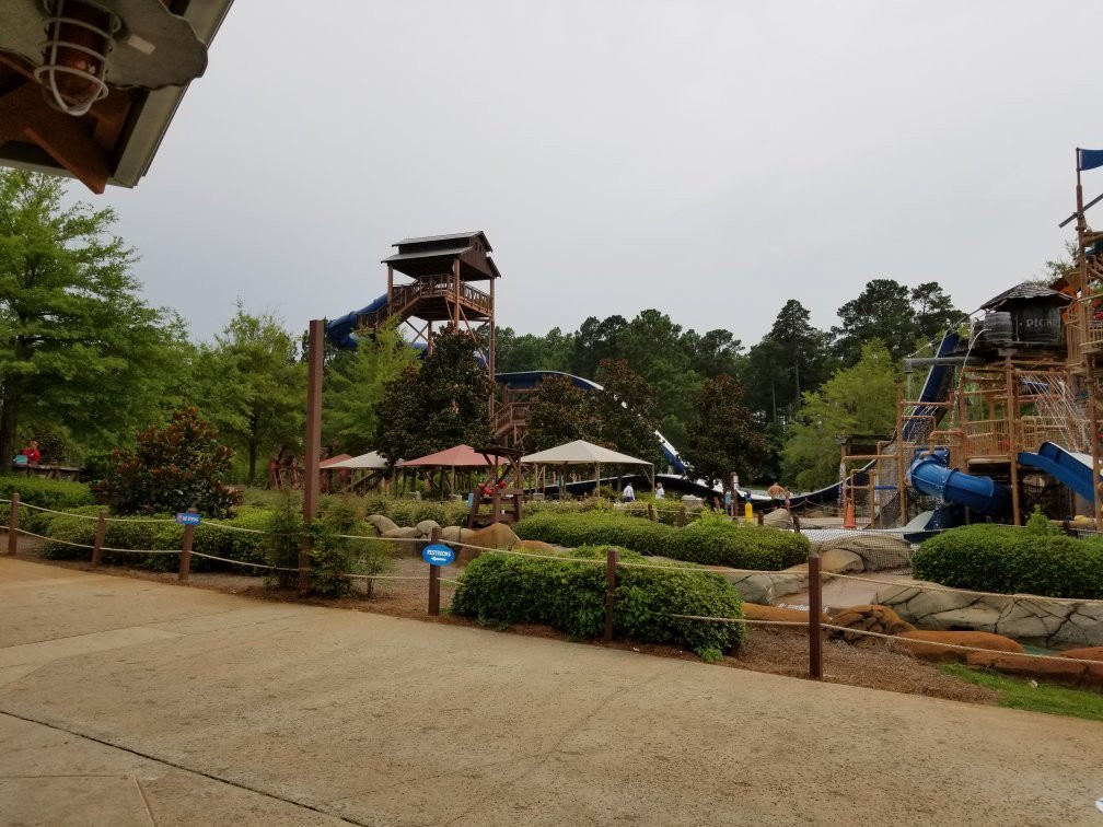 Geyser Falls Water Theme Park景点图片