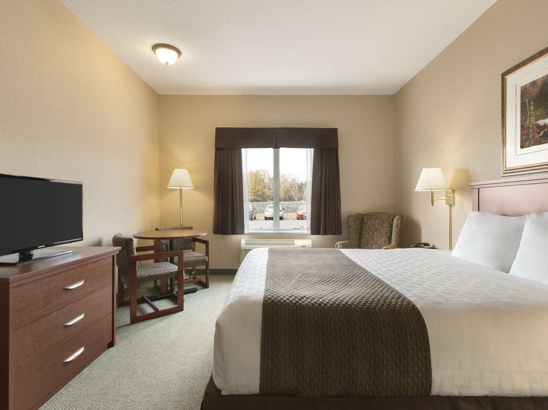 雷湾北戴斯酒店主图