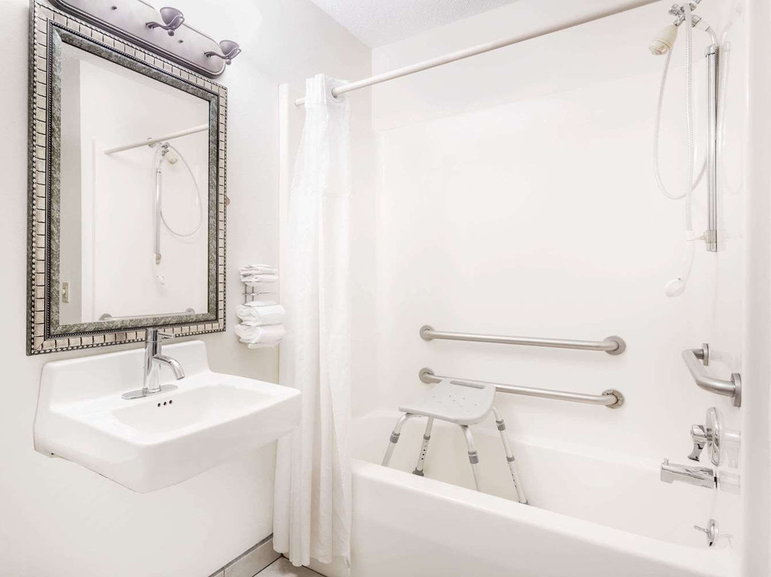 拉格兰奇呗盟套房酒店主图