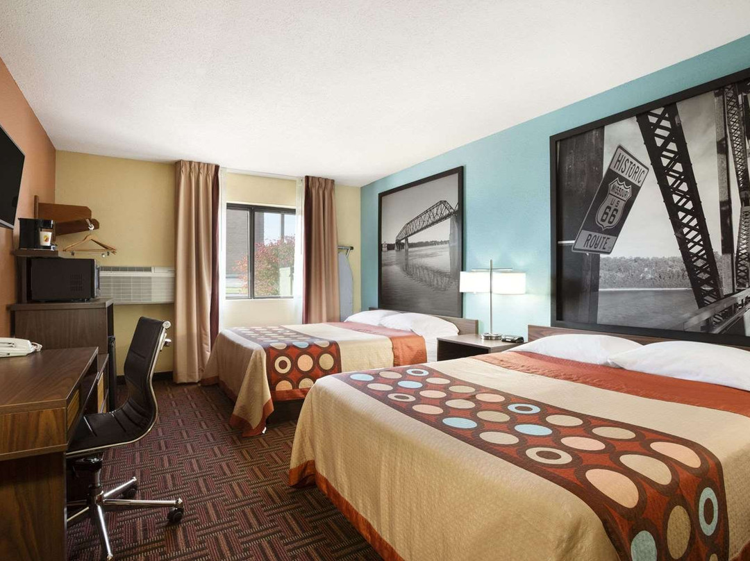 奥尔顿速8酒店主图