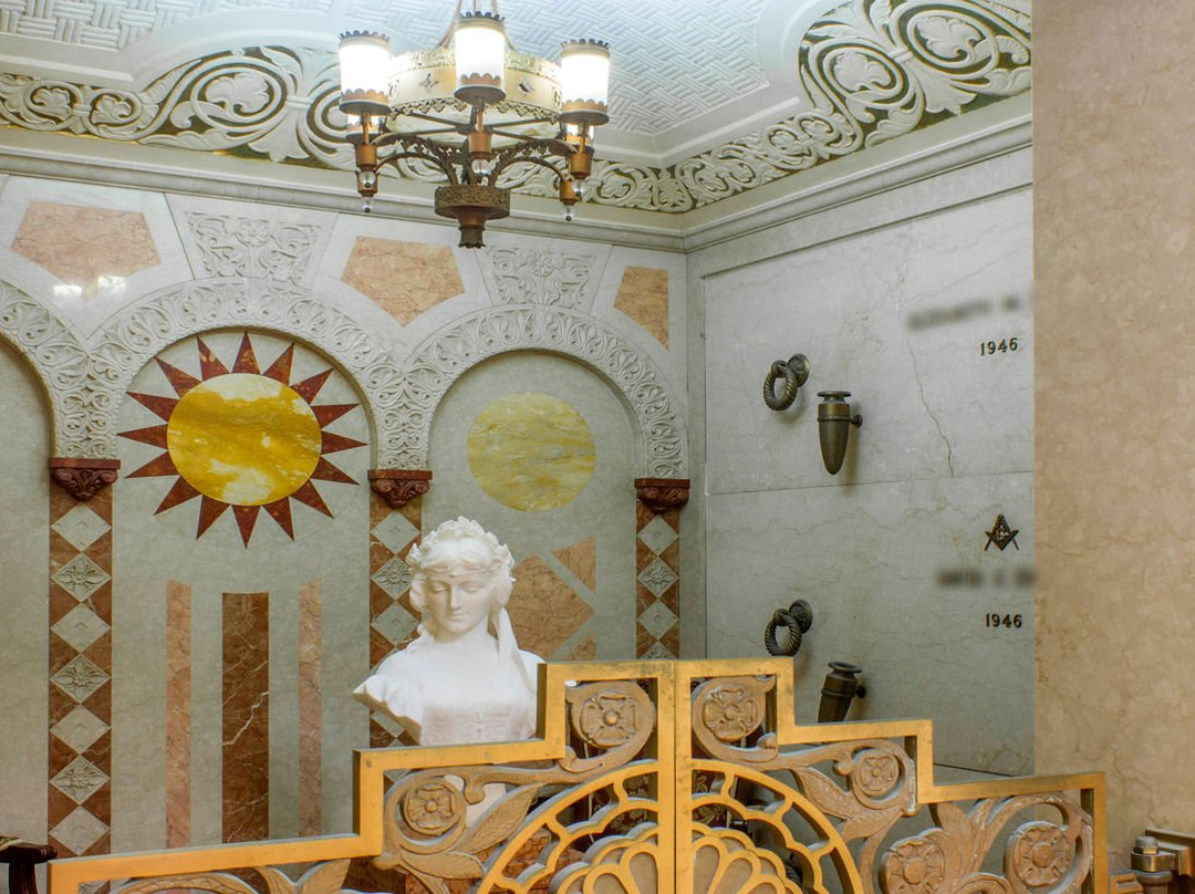 Woodlawn Funeral Home-Colma必去景点