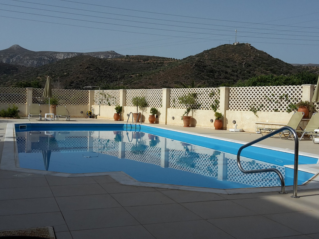 Hiona Holiday Hotel主图