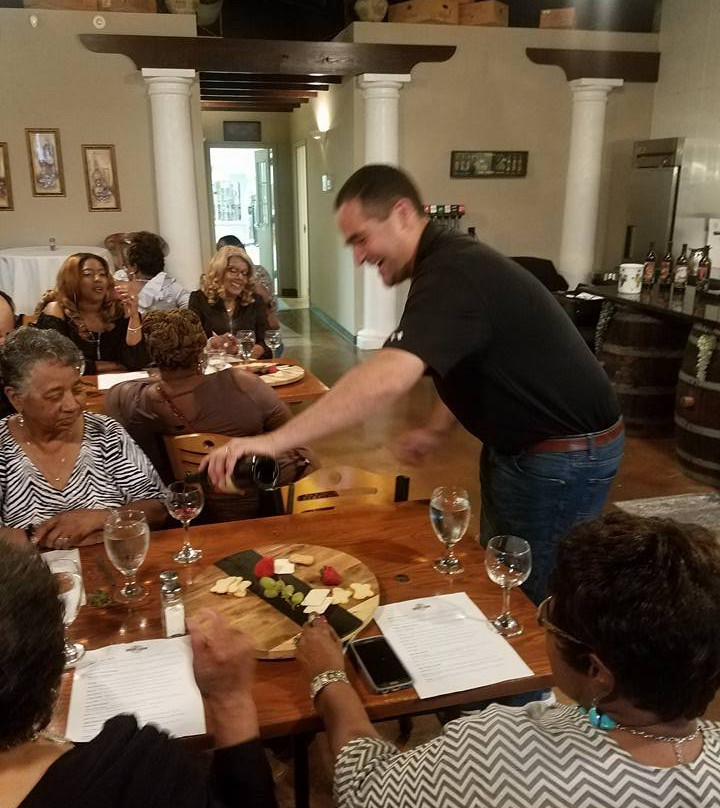 Dining Out With Comedienne Joy-伯明翰必去景点