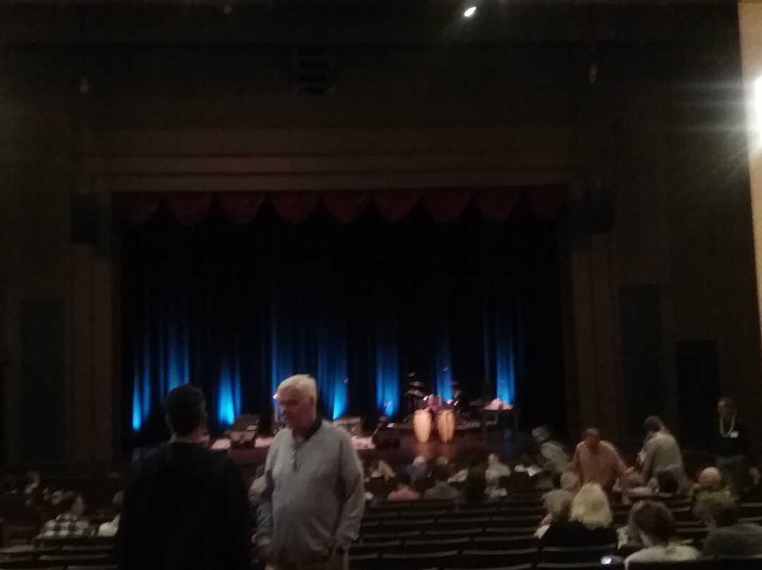 鲁卡希剧场-卡慕也拉必去景点