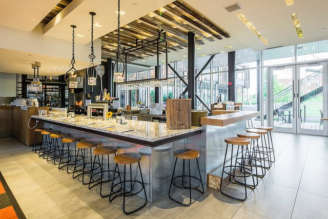 Petite-Riviere-Saint-Francois餐馆和美食-Restaurant Le Bercail