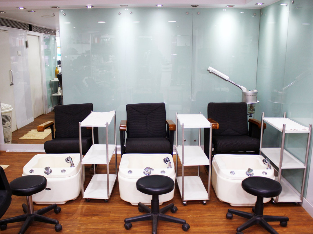 Neomis Hair & Beauty Salon, Ponda景点图片