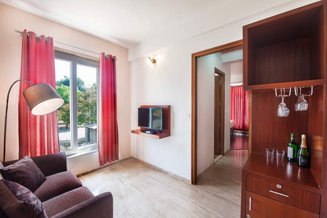 OYO 10002 Hotel Canary Hop主图