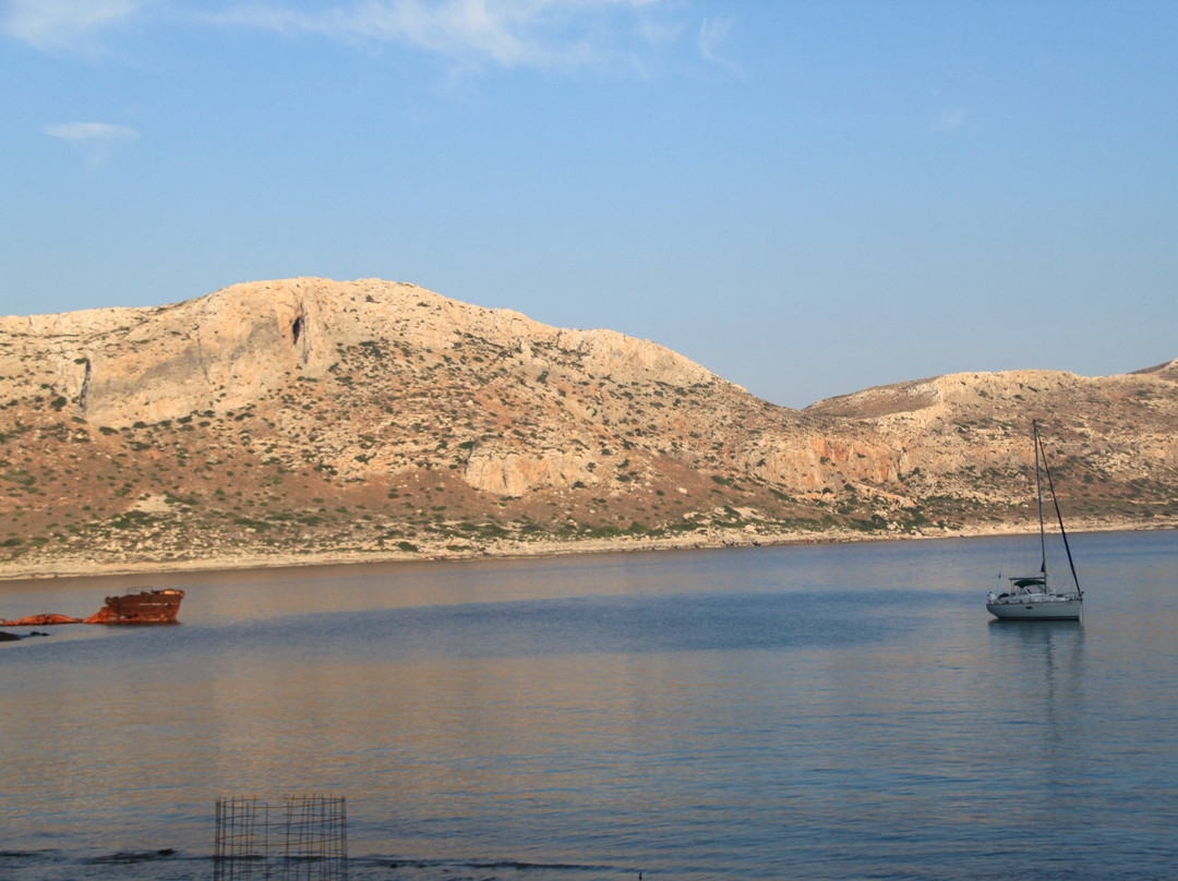 Mikros Naftilos Cruises景点图片