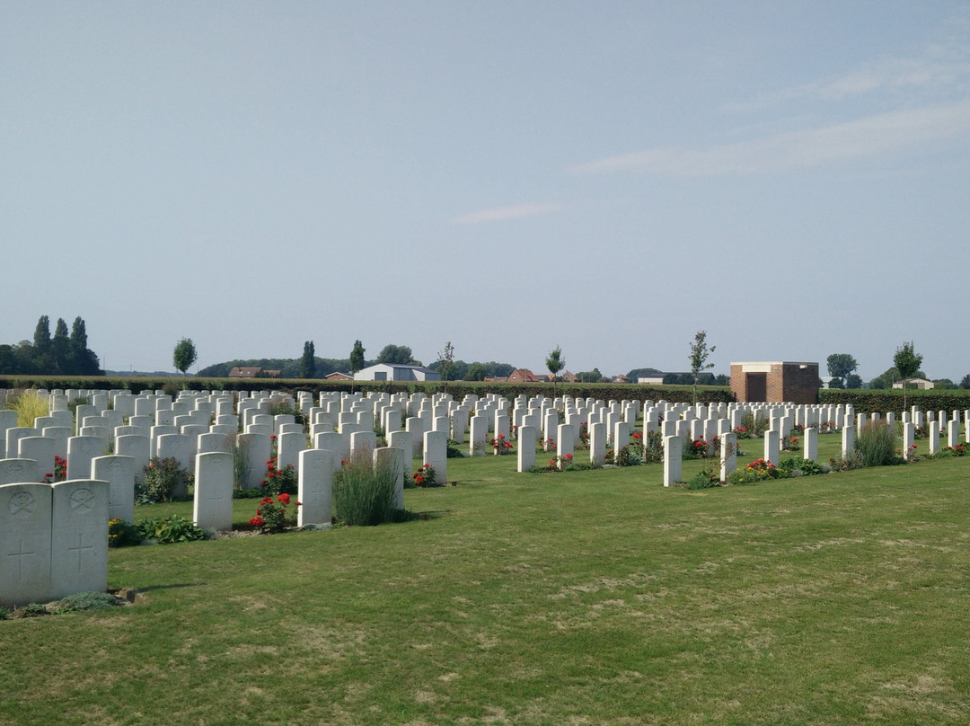 Talana Farm Cemetery景点图片
