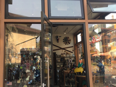 Wild Bill's Emporium-韦尔必去景点