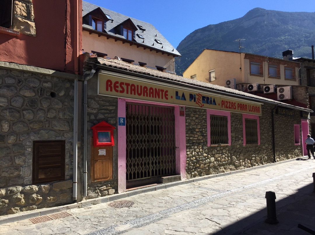La Pizzeria