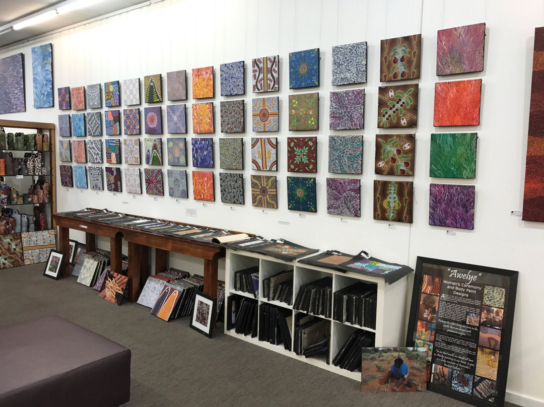 Mbantua Fine Art Gallery-爱丽斯泉必去景点