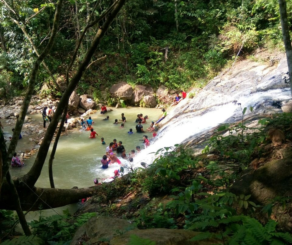 Pulai Waterfall景点图片