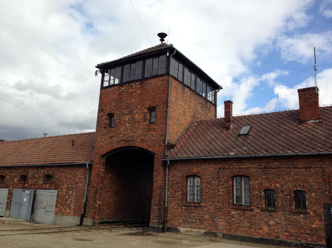 VisitBus - Auschwitz and Salt Mine Tours-克拉科夫必去景点