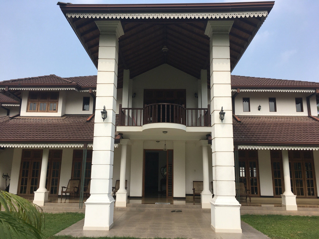 Airport Reach Palace