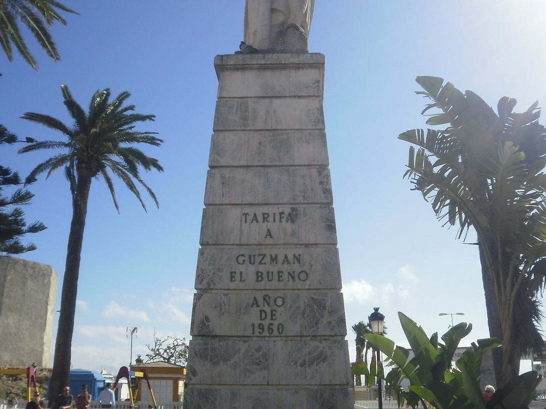 Monumento a Guzman El Bueno-塔里法必去景点