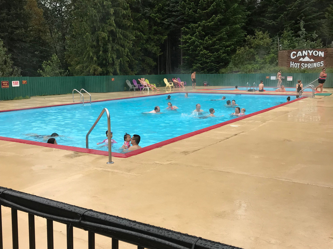 Canyon Hot Spring Resort-雷夫尔斯托克必去景点