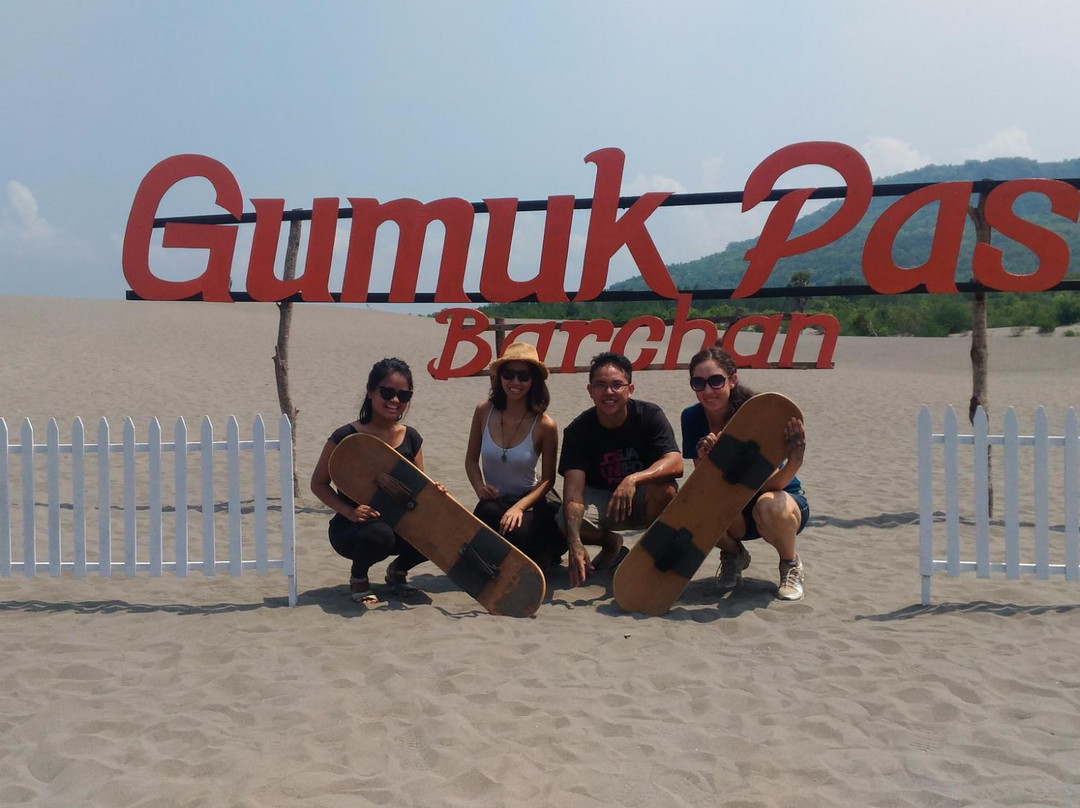 Sandboarding Gumukpasir (Jogja Adventure Trip)景点图片