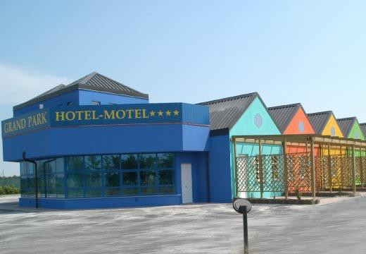 Grand Park Hotel-Motel主图
