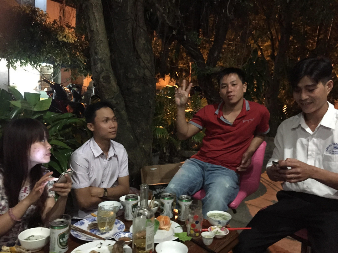 塔恩隆酒店主图