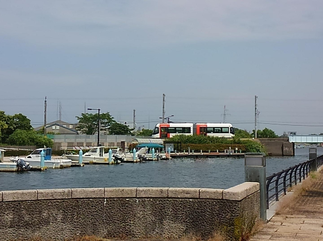 Toyama City Tram Line景点图片