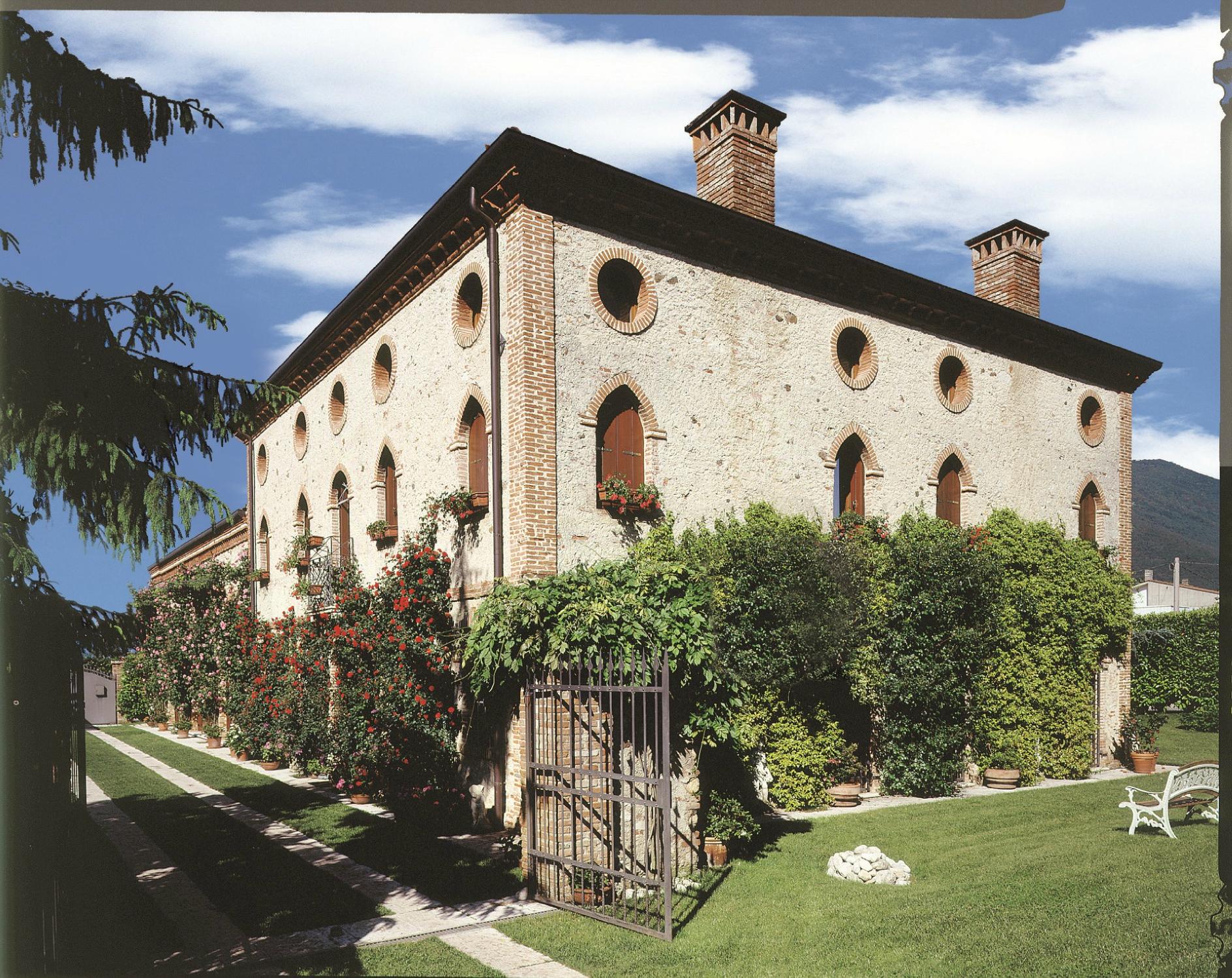 La Corte dei Galli-官方