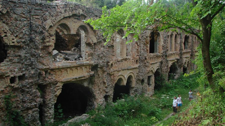 Tarakaniv Fort