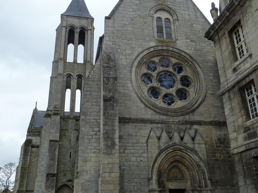 Abbey of St. Vincent-桑利斯必去景点