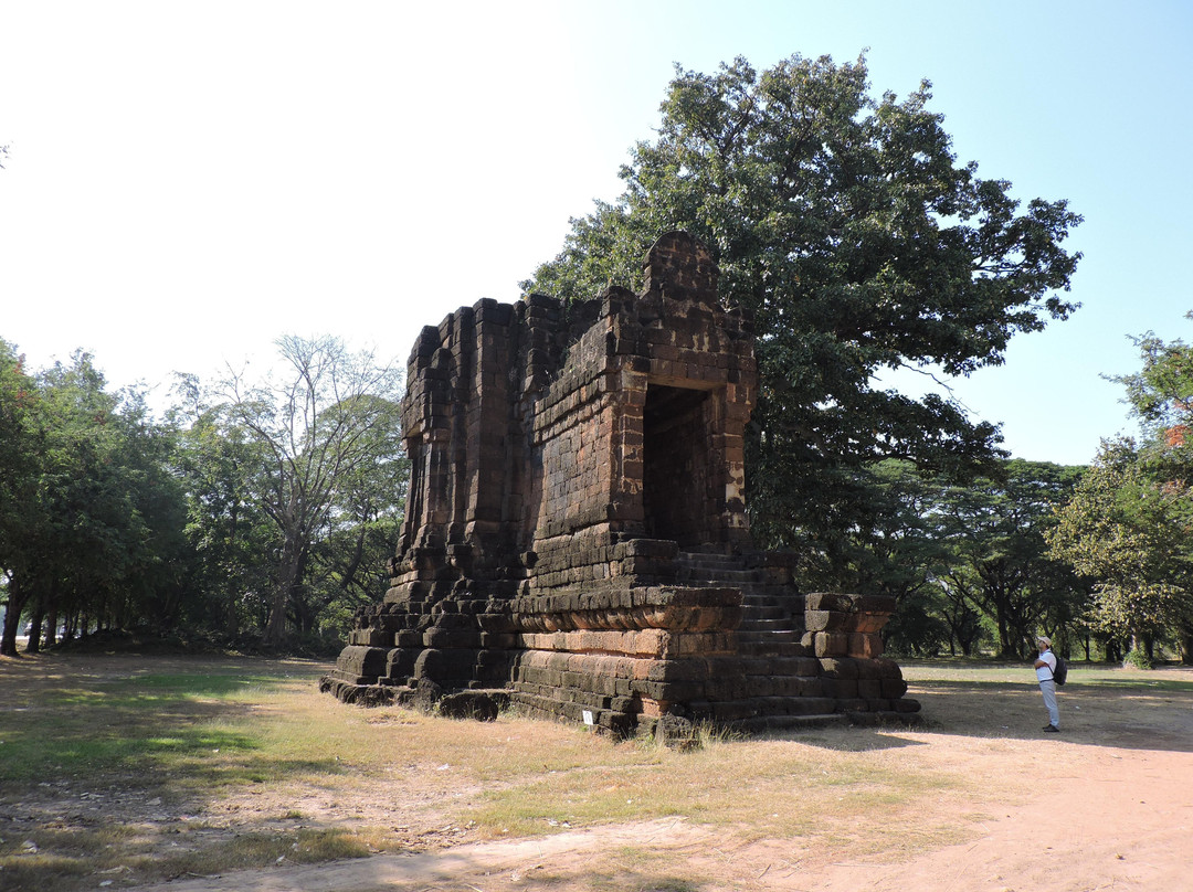 Ta Pha Dean Shrine景点图片