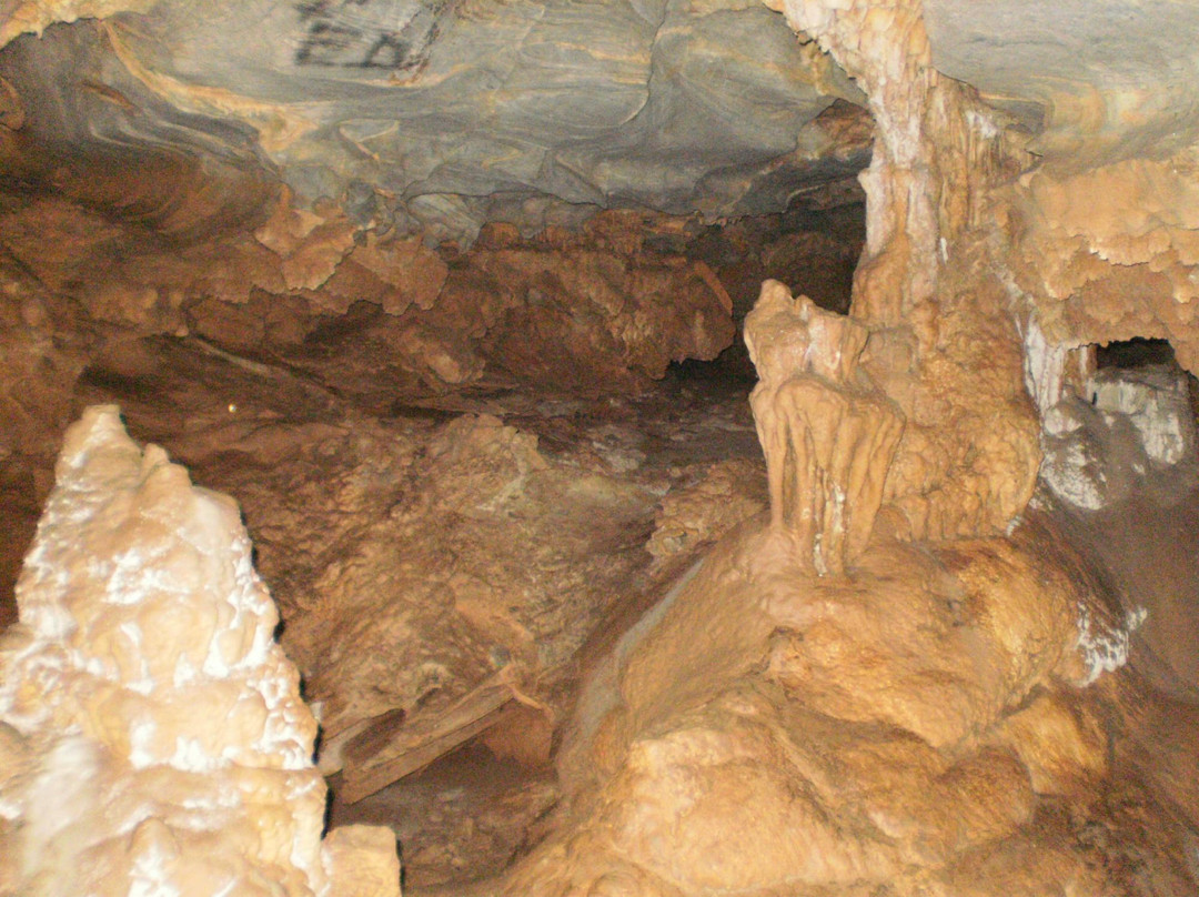 Cave Foros-Aladino必去景点