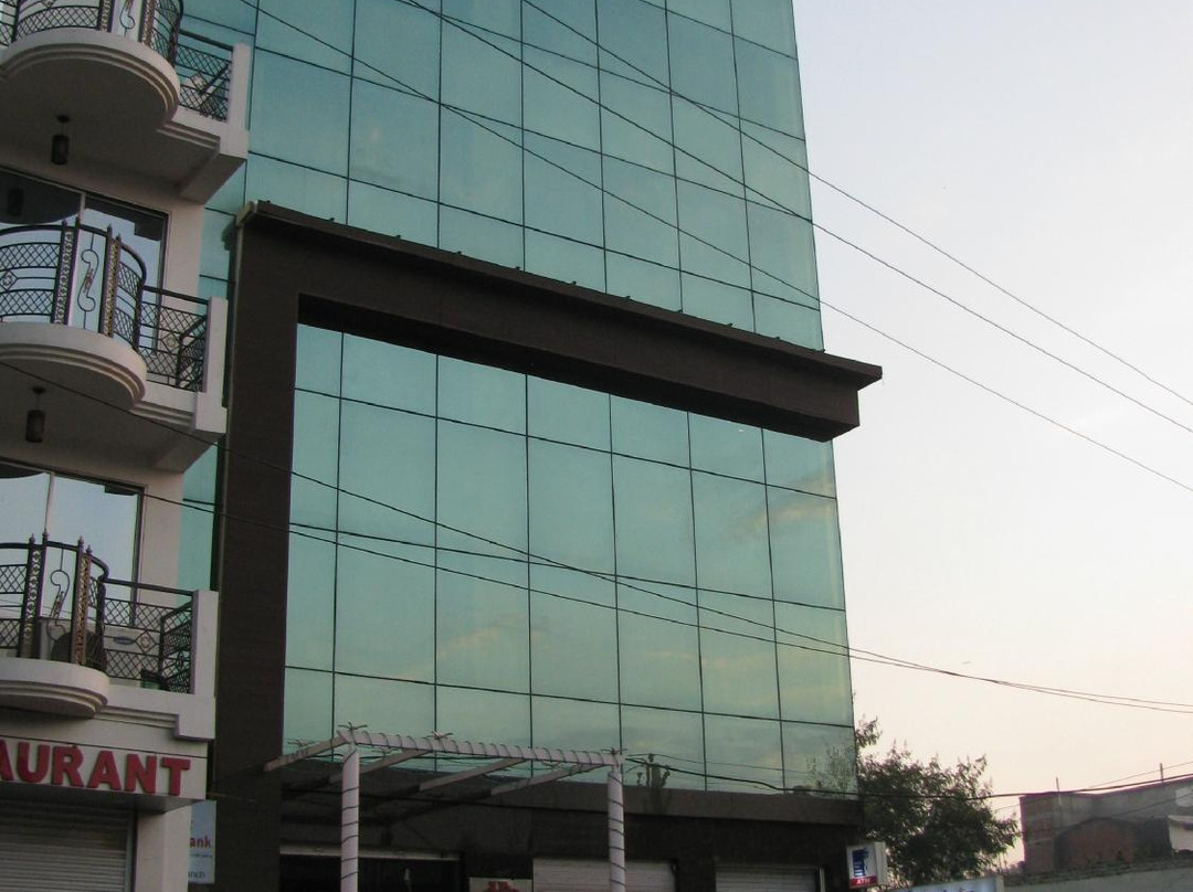 Hotel Ashoka International主图