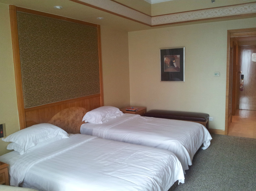 上海美兰湖皇冠假日酒店主图