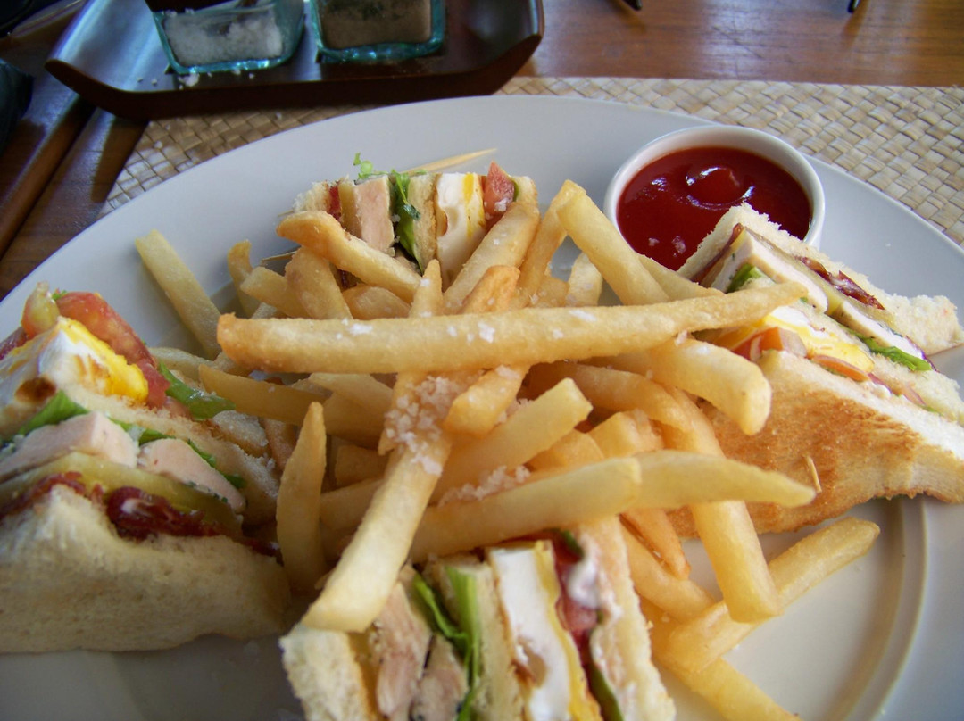 Lanai Beach Bar and Grill