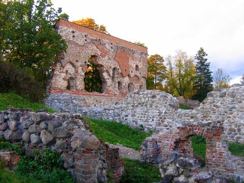 Ruins of the Viljandi Order Castle景点图片