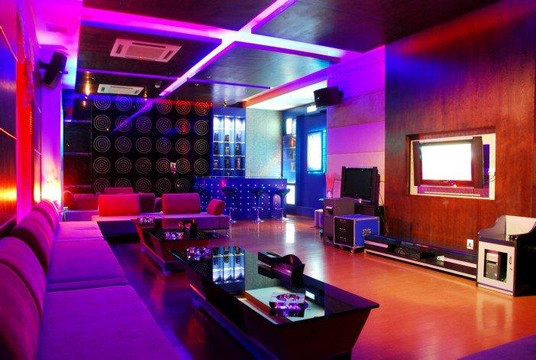 美华荷泰酒店主图