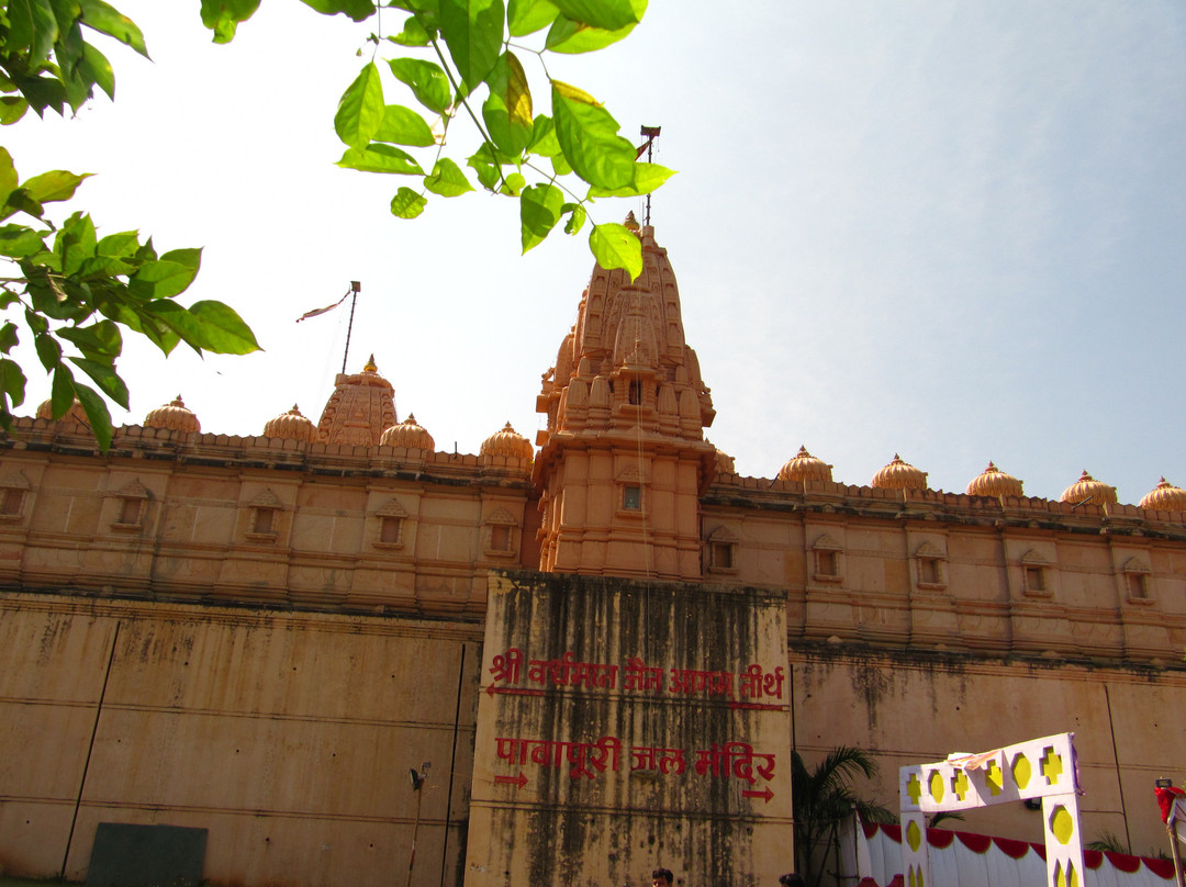 Katraj Jain Temple景点图片