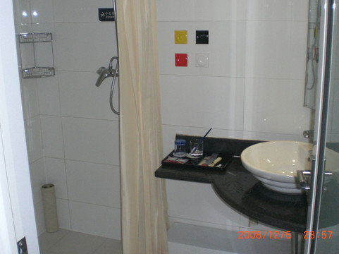 银座精宿酒店（济南泺源大街泉城广场宽厚里店）主图