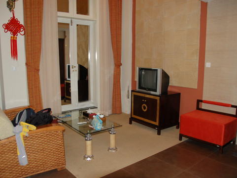 卡尔漫酒店主图