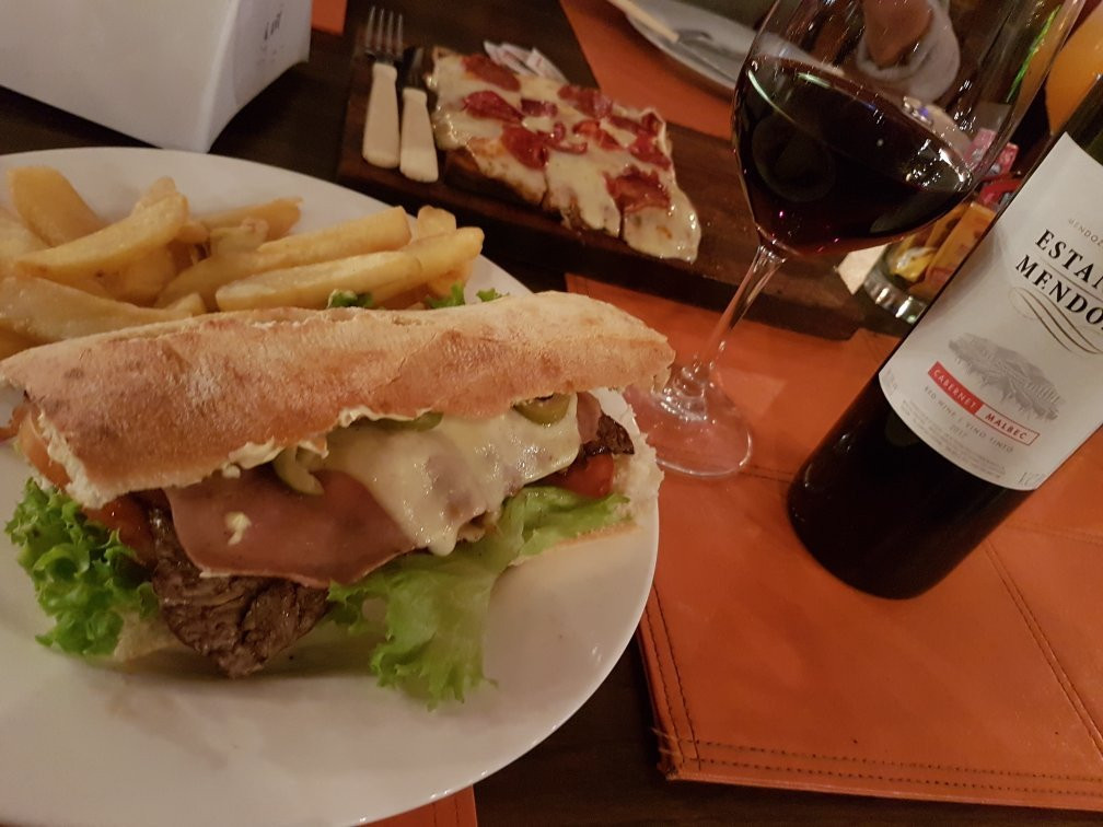 La Pedrera餐馆和美食-Pura Vida