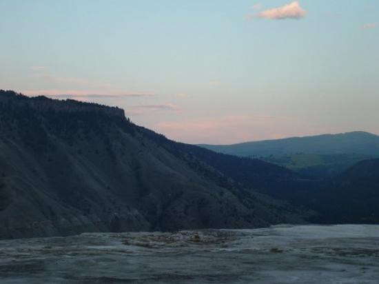 猛犸象温泉-黄石国家公园必去景点