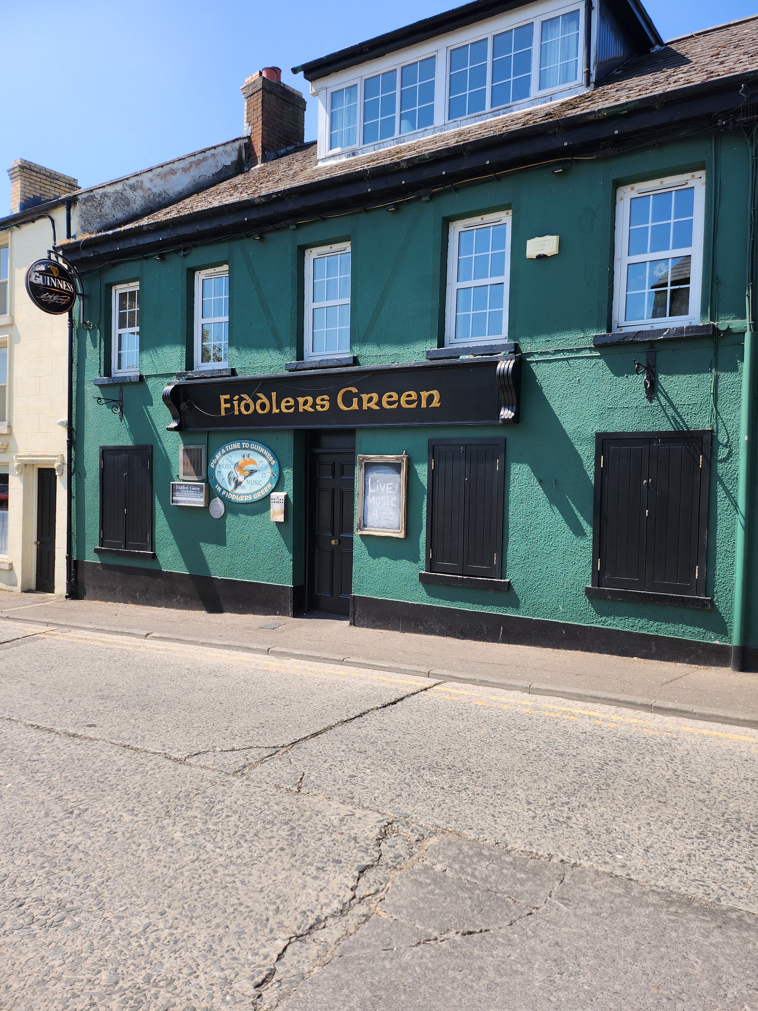 Fiddler's Green Bar and B&B-官方
