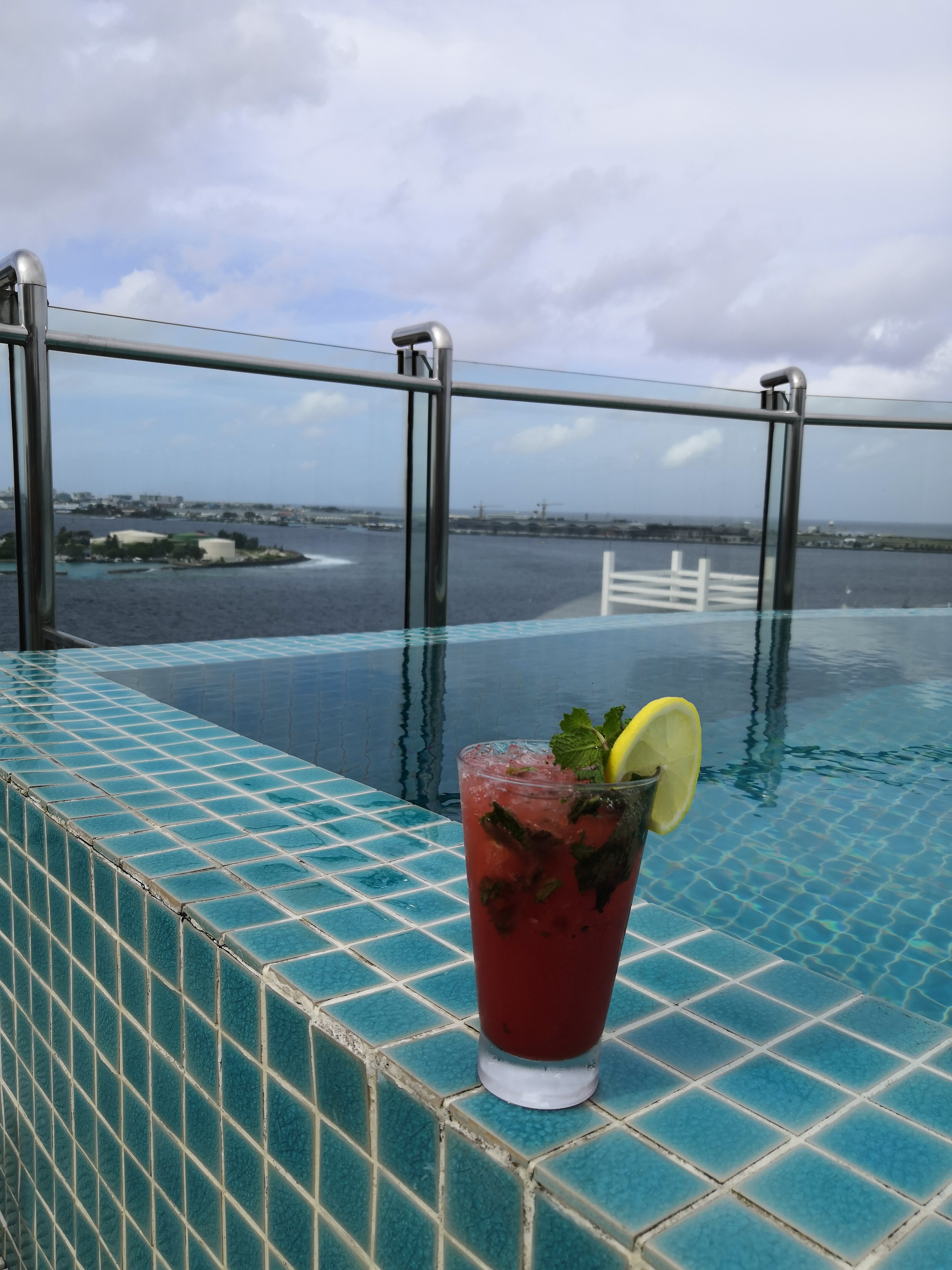 马尔代夫马累今旅酒店 Hotel Jen，香格里拉集团-泳池