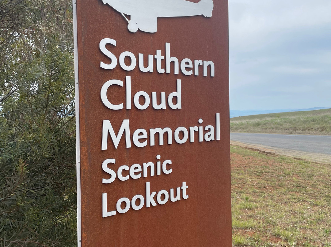 Southern Cloud Lookout景点图片