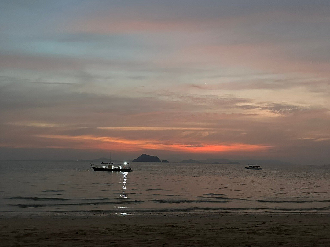 姚艾海滩度假村主图