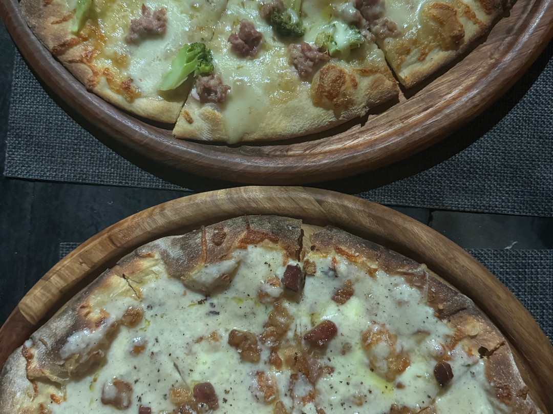 Pizza Gourmet By Makofi Zanzibar