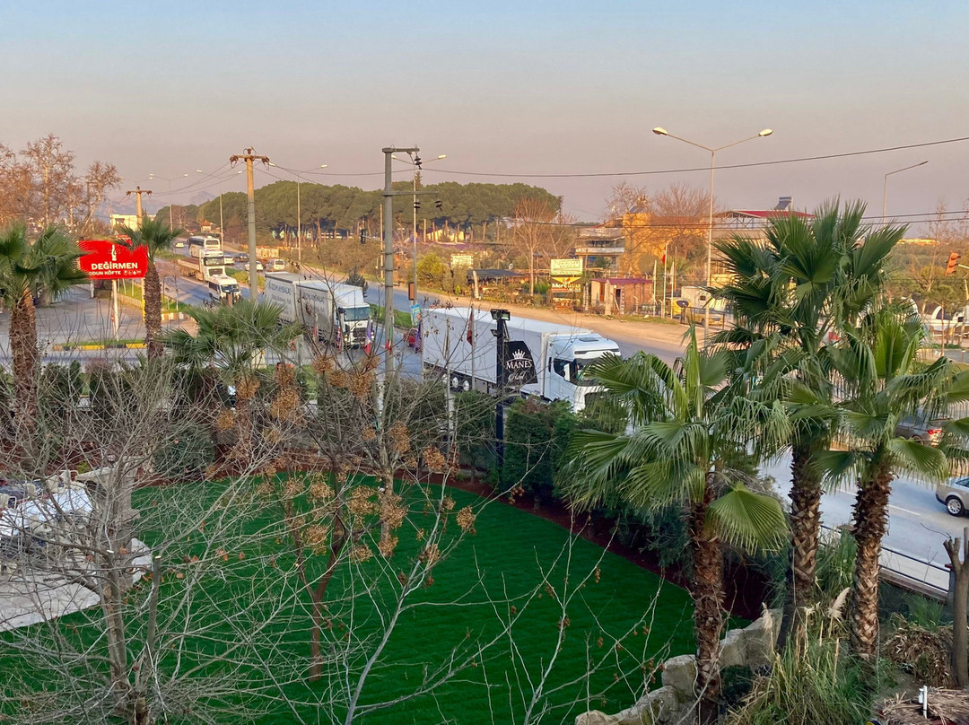 Rey Manes Hotel主图